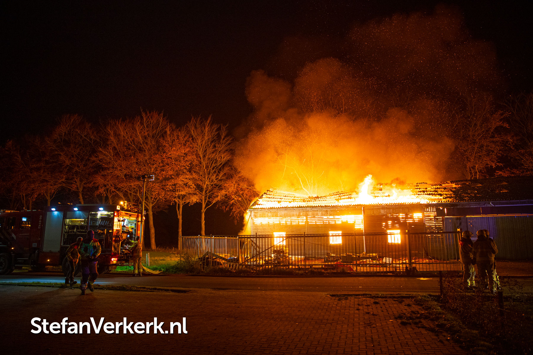 tafel Kudde Octrooi Uitslaande brand verwoest loods Rustenburgsweg Oldebroek - Nieuws - Stefan  Verkerk Fotografie & Webdesign